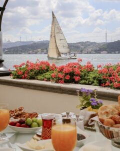 Four Seansons Hotel Bosphorus Boğaz’ın Mavisinin Yanı Başında Bayram Kahvaltısı Sunuyor | HORECA TREND