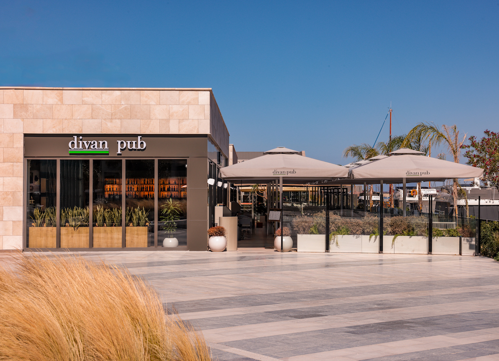 Divan Pub Ayvalık, Setur Marina’da Misafirlerini Bekliyor | HORECA TREND