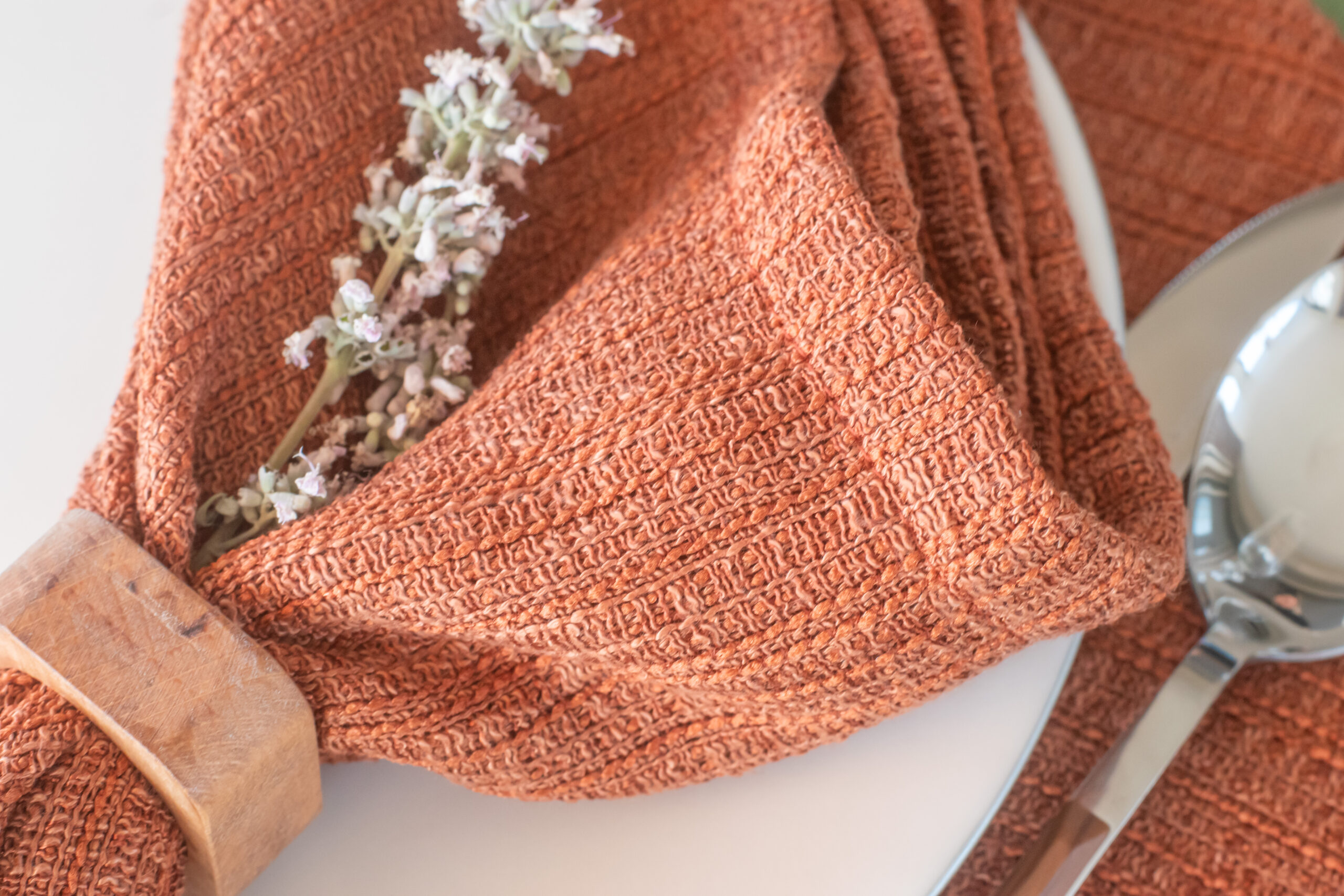 On the Table: El Emeği ve Özgün Kumaşlarla Yeni Bir Masa Tekstili Deneyimi | HORECA TREND